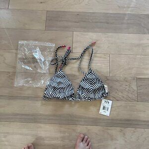 TYR HB Zig Zag Laser Ruffle Triangle Bra w/Pads Bikini Top Black White Sz Large